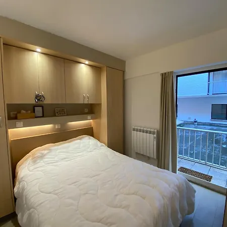 Zonnestraal B01 With A Location Apartment
