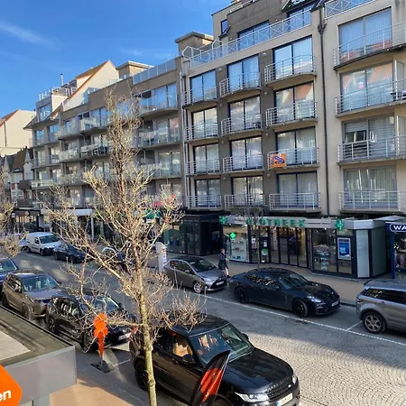 Zonnestraal B01 With A Location Apartment